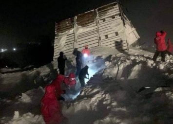 В Норильске лавина раздавила туристический домик, погибли люди (ФОТО, ВИДЕО)