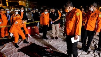 Крушение самолета в Индонезии: появились подробности авиакатастрофы