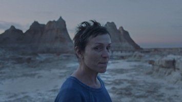 «Земля кочевников» Хлои Чжао признана лучшим фильмом по версии Национального общества кинокритиков США