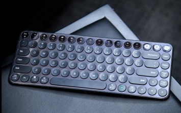 Клавиатура Xiaomi Mi Wu intelligent Voice Keyboard позволяет надиктовывать текст, а не печатать