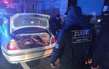 В Харькове полицейские попались на краже кабеля спецсвязи