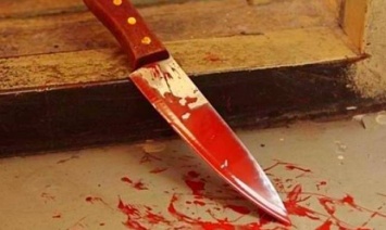 Молодой парень изрезал себя ножом в спальном районе Запорожья