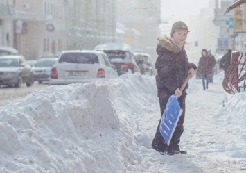 Харьковчан просят не парковать машины на улицах в случае снегопада