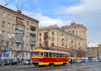 Завтра перекроют проспект Яворницкого: как будет ходить транспорт