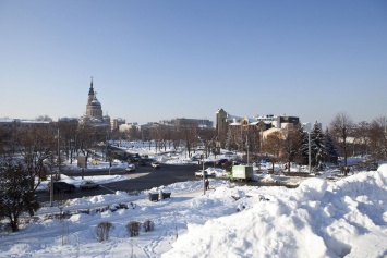 На Харьков идет сильный снегопад