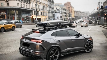 В Киеве заметили редкий суперкар Lamborghini
