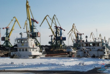 Из-за снега в нескольких портах ограничены грузовые операции с зерном