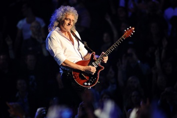Гитарист Queen выпустил духи с запахом барсука
