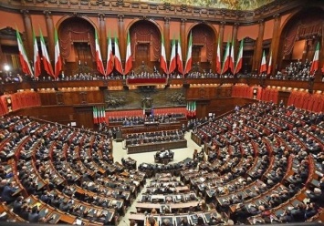 В Италии в разгар эпидемии раскололась парламентская коалиция
