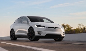 В США обязали Tesla отозвать 158 тыс. электромобилей