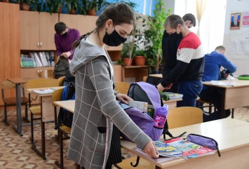 Собянин отменил удаленку для школьников с 18 января