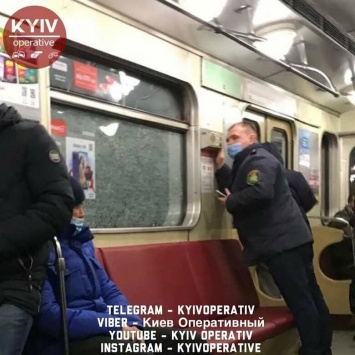 Считают убытки: в киевском метро рассказали, как чинят поезда после нападения вандалов