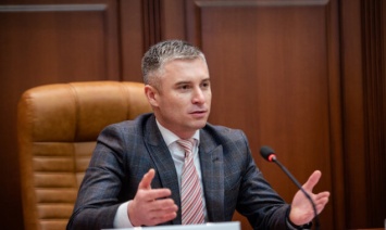Глава НАПК Новиков в декабре заработал почти 487 тысяч
