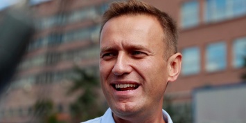 Навальному предрекли задержание после возвращения в РФ