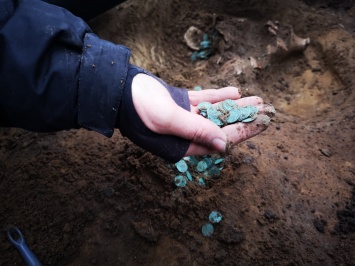 Тысячи монет. Возле столицы Венгрии нашли огромный средневековый клад