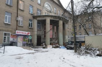 В Лисичанске в рамках "Большой стройки" реконструируют больницу (фото)