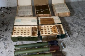 Богатый улов: в Торецке нацполиция выявила склад боеприпасов
