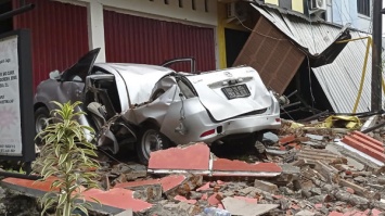В Индонезии мощное землетрясение, погибло больше 30 человек. Посольство Украины открыло "горячую линию" (ФОТО, ВИДЕО)