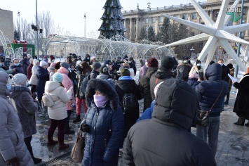 «Народ - не дойная корова!»: в Николаеве горожане вышли на протест против повышения тарифов (ФОТО)