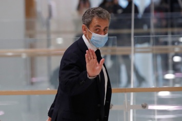 Во Франции прокуратура проверяет получение Саркози денег из России