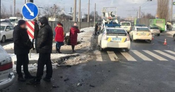 На островке безопасности в Харькове сбили пешехода