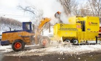Кличко показал, как в Киеве убирают снегоплавильными установками