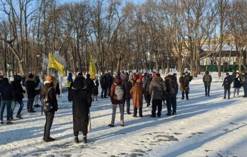 В харьковском саду Шевченко проходит пикет против охранников парка
