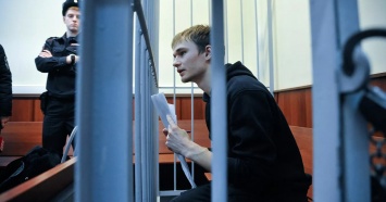 В РФ аспиранту дали 6 лет за разбитое окно в офисе путинской партии