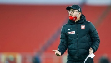 Сборная Польши по футболу осталась без главного тренера