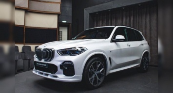 Представлен спортивный внедорожник BMW X5 с аэродинамическим пакетом 3D Design