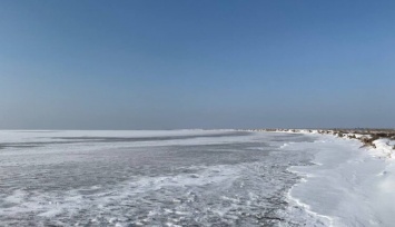 В Запорожской области лед сковал Молочный лиман: уникальные кадры (ФОТО)