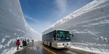 Скучаете по настоящей зиме? Посмотрите на трассу в Японии