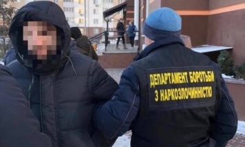 В Киеве мужчина продавал "липовые" справки о коронавирусе за 500 грн