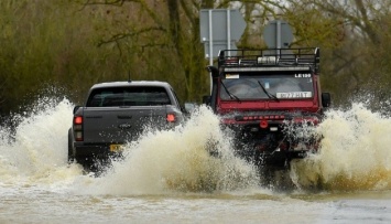Шторм «Кристоф» принес в Британию наводнения и снег: эвакуировали тысячи людей