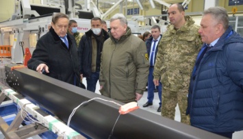 Министр обороны проинспектировал выполнение заказов запорожскими предприятиями ОПК