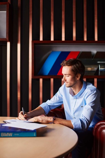 BMW Group Россия продлевает сотрудничество с теннисистом Даниилом Медведевым