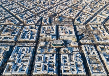 Снег и ровные квадратики: как зимой выглядит центр Одессы с высоты