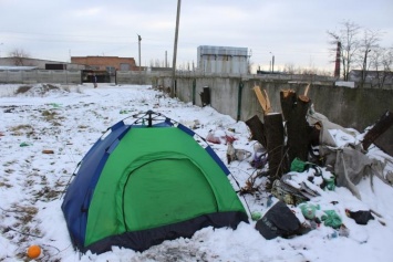 Свобода выбора: женщина живет в палатке на улице и не хочет ничего менять