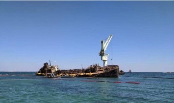 Суд рассмотрит требование Кабмина национализировать скандальный танкер Delfi