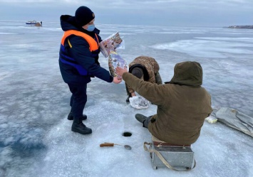 Не рискуйте: запорожцам советуют воздержаться от зимней рыбалки