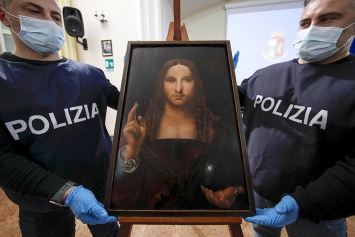 500-летнюю копию картины Леонардо да Винчи «Спаситель мира» нашли в неаполитанской квартире
