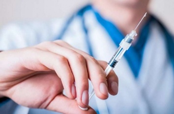Уборщик уничтожил почти 200 доз вакцины от ковида