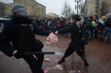 СК после акции протеста в Москве возбудил уголовные дела