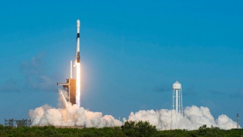 SpaceX успешно запустила ракету Falcon 9 с рекордными 143 спутниками на борту