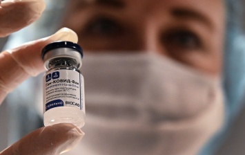 Вакцинацию "Спутником V" связали с риском для онкобольных