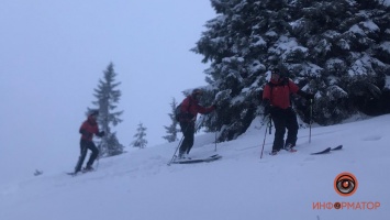 В горах Закарпатья час искали сноубордиста из Днепра: он заблудился и слетел в ущелье