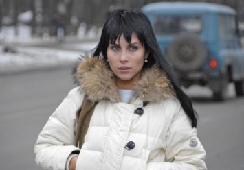 Исполнительницу хитов 1990-х "Ксюша" и "Узелки" Алену Апину признали угрозой нацбезопасности Украины