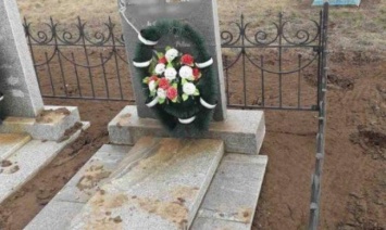 В Запорожской области вандалы измазали грязью надгробные памятники