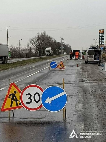 На трассе М-14 проводится ямочный ремонт дороги, - ФОТО