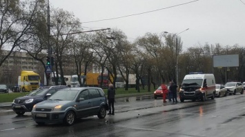 В Николаеве автомобиль скорой помощи протаранил Ford (фото)